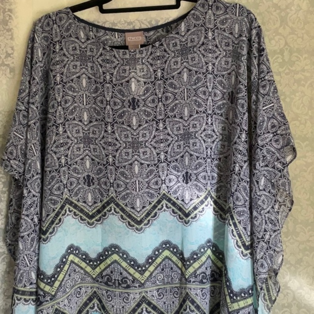 💖 NEW LISTING Chico’s blue and white sheer scarf top - Picture 2 of 4